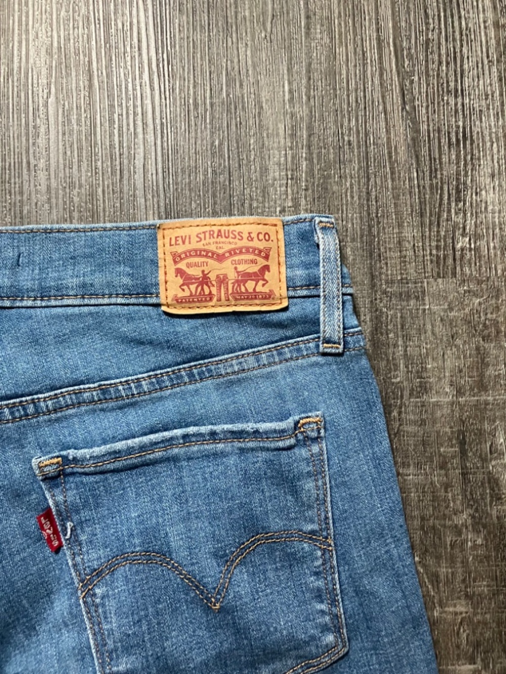 Levi's Women's 311 Shaping Skinny Jeans - Picture 3 of 4